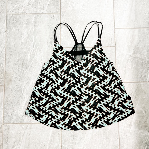 Urban Outfitters Silence + Noise Green Graphic Print Racerback Tank Top Small - Picture 5 of 9